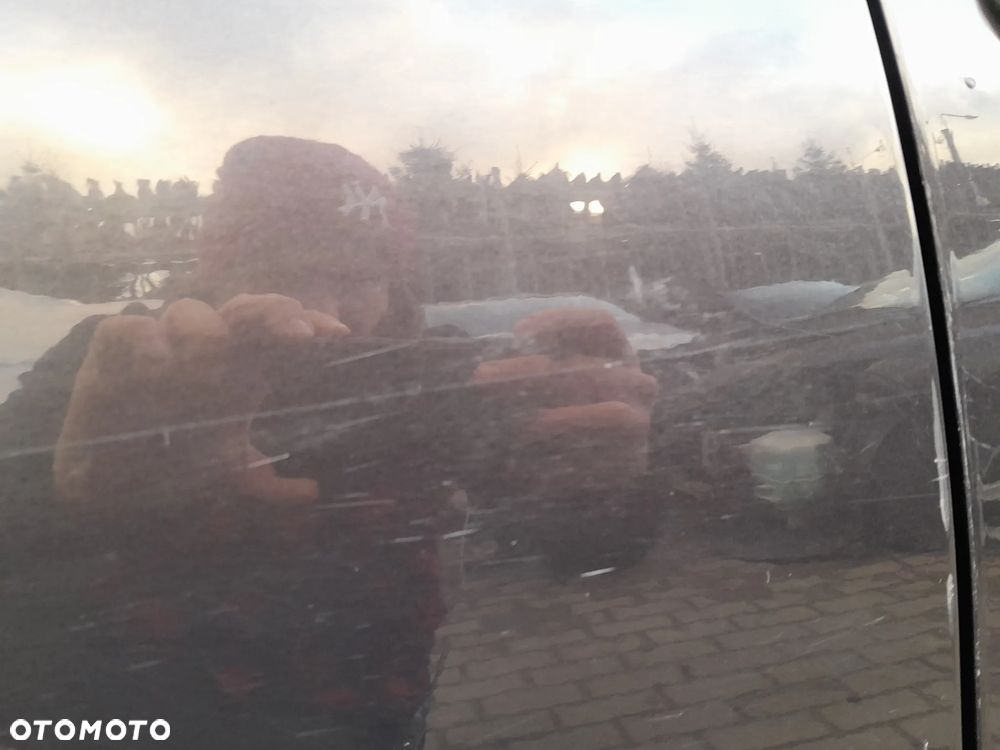 VW PASSAT B7 DRZWI PRAWE TYLNE PRAWY TYŁ KOMBI KOLOR: LC8Z - 7