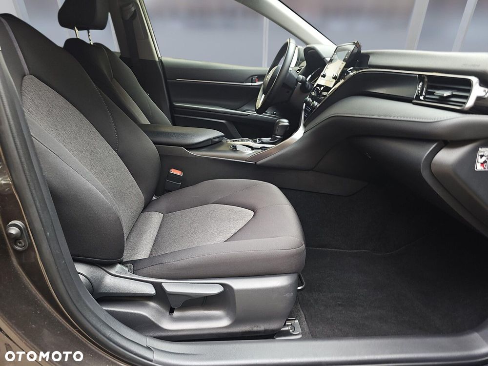 Toyota Camry 2.5 Hybrid Comfort CVT - 11