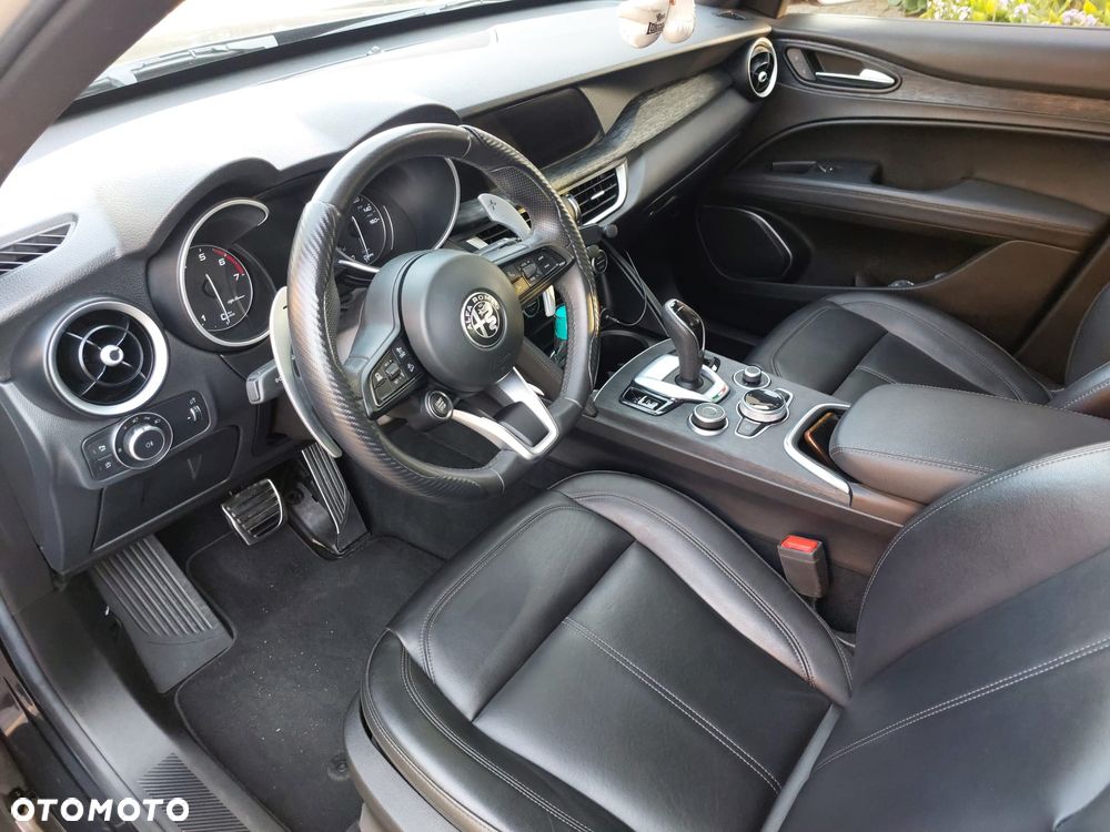 Alfa Romeo Stelvio - 5