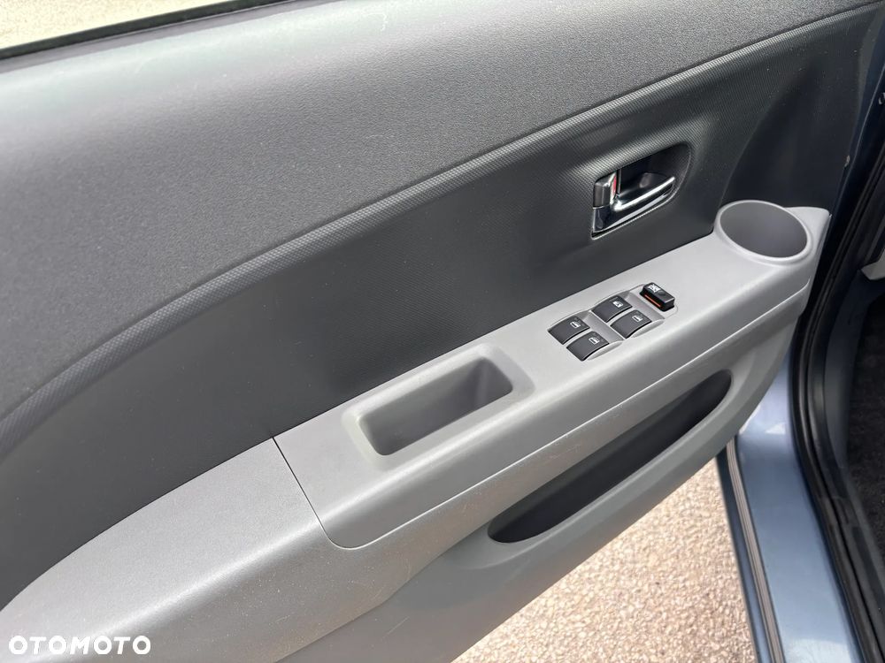 Daihatsu Sirion 1.3 - 9