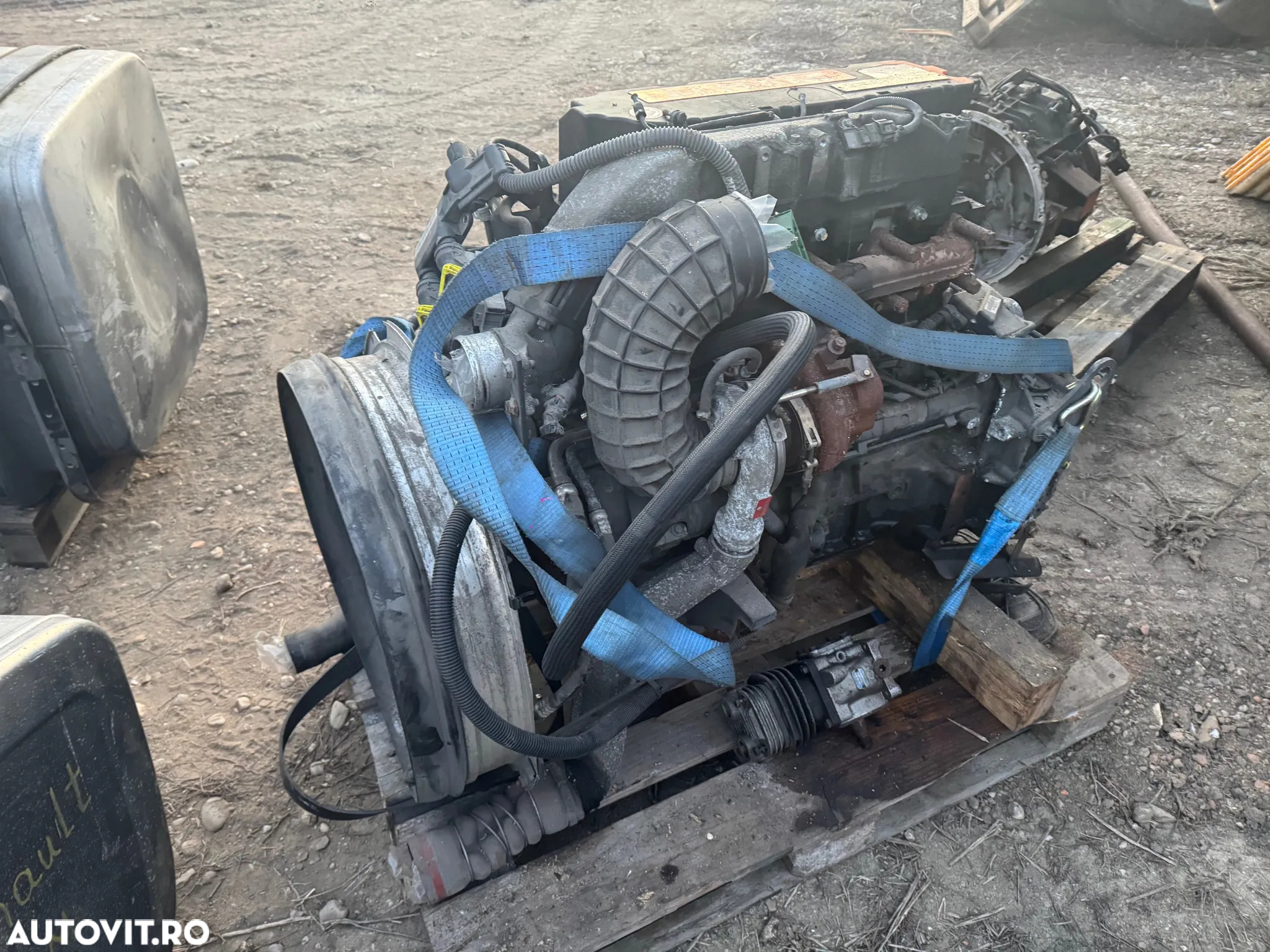 Motor RENAULT MIDLUM 220 CP  CDI DCI 6 V J01 215  5600655698 - 5