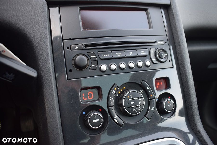 Peugeot 5008 HDI FAP 150 Family Plus - 11