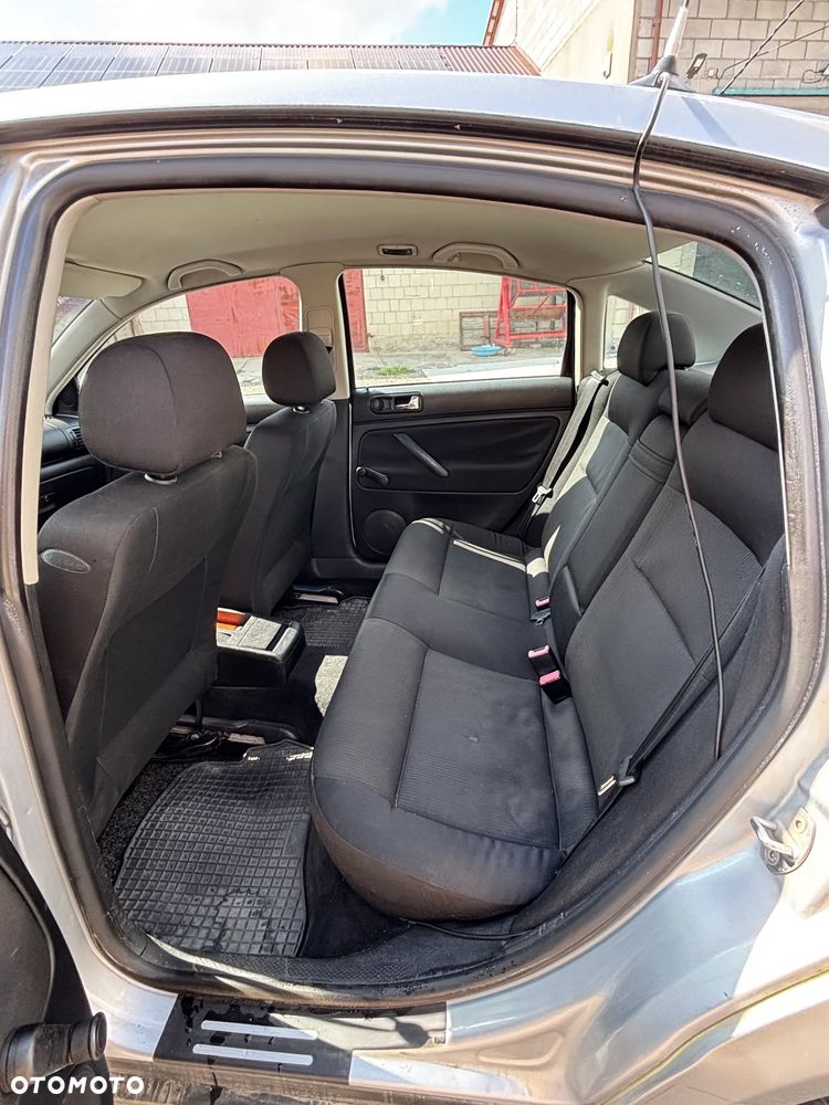Volkswagen Passat - 10