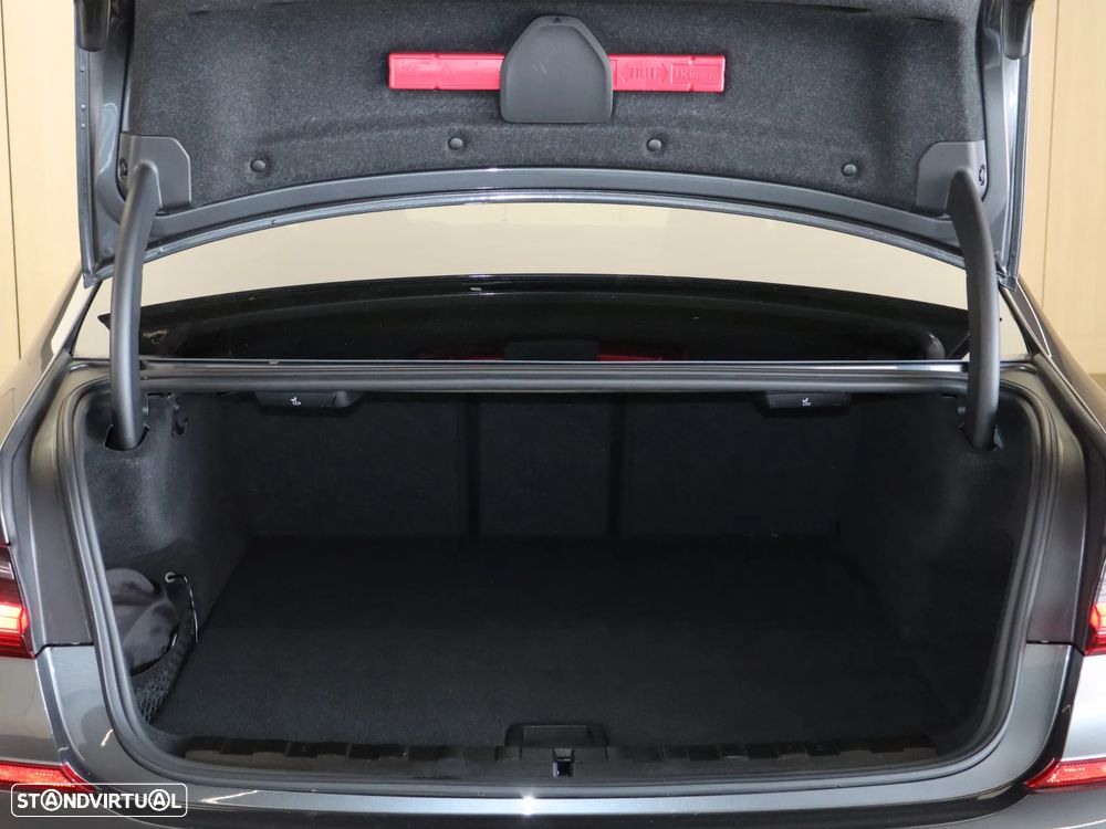 BMW 320 e Aut. M Sport - 13
