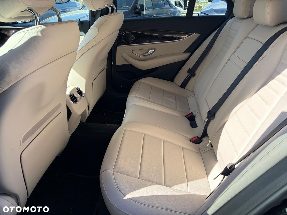 Mercedes-Benz Klasa E 220 d 4-Matic AMG - 16