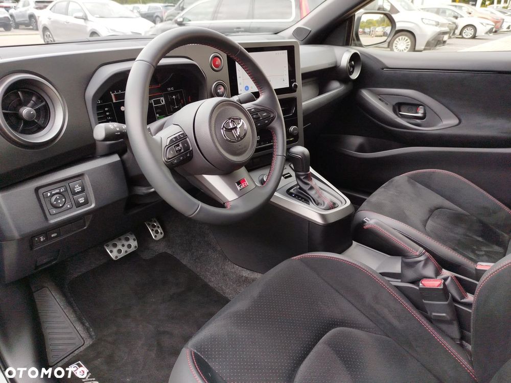 Toyota Yaris - 10
