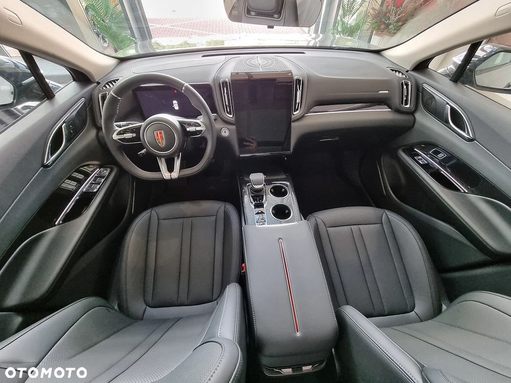 Hongqi HS3 - 6
