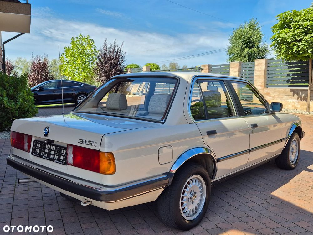 BMW Seria 3 - 16