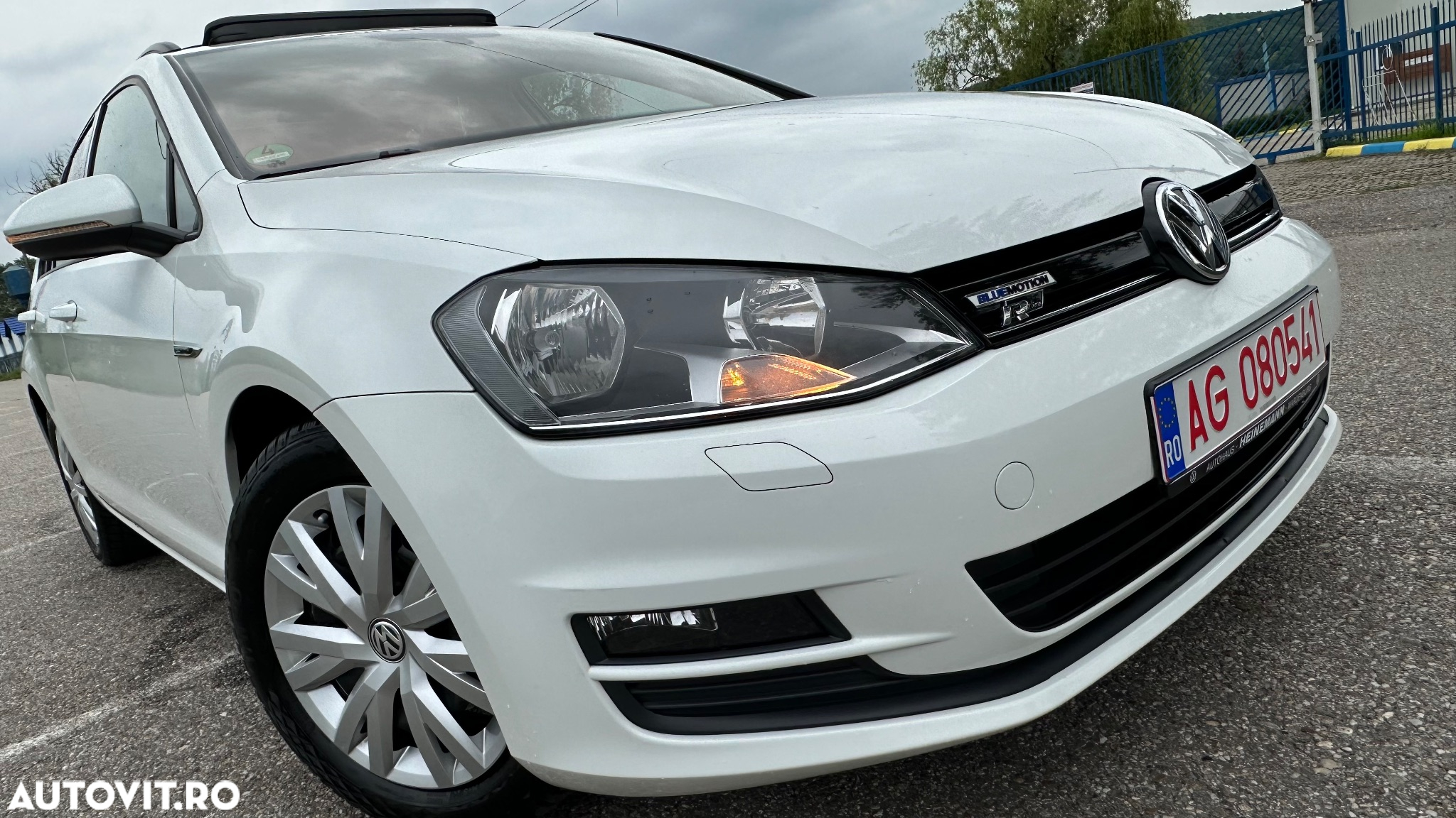 Volkswagen Golf 1.4 TSI BlueMotion Technology DSG Highline - 12