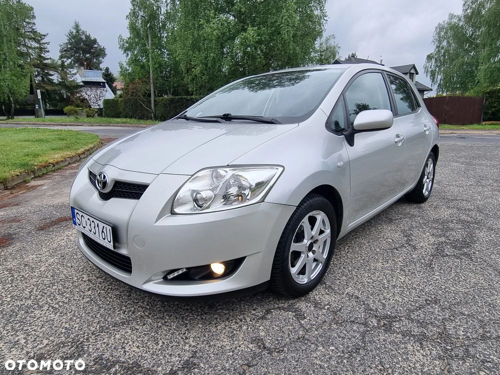 Toyota Auris - 1