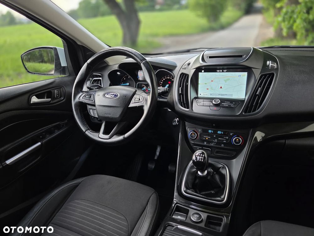 Ford Kuga 2.0 TDCi 2x4 Titanium - 28