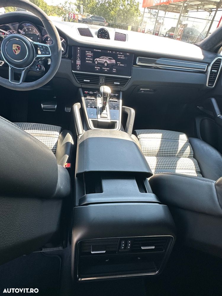 Porsche Cayenne Coupe S - 4