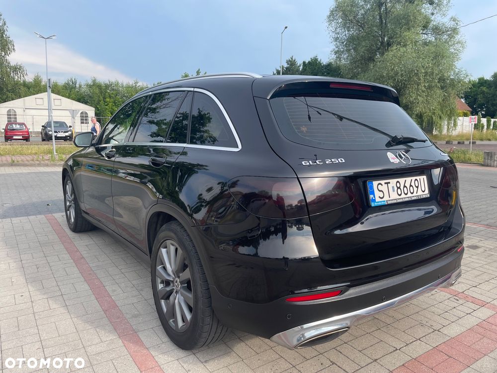 Mercedes-Benz GLC 250 4-Matic - 4
