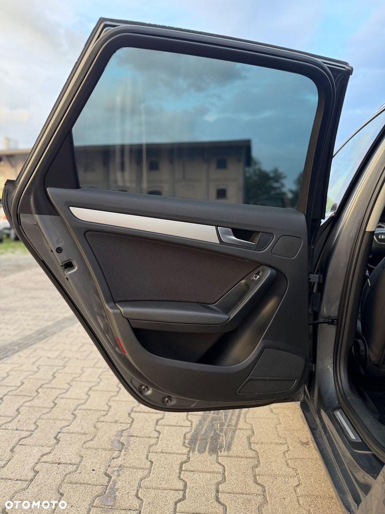 Audi A4 Avant - 16