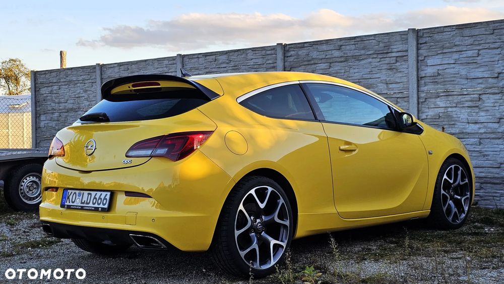 Opel Astra IV GTC OPC - 14