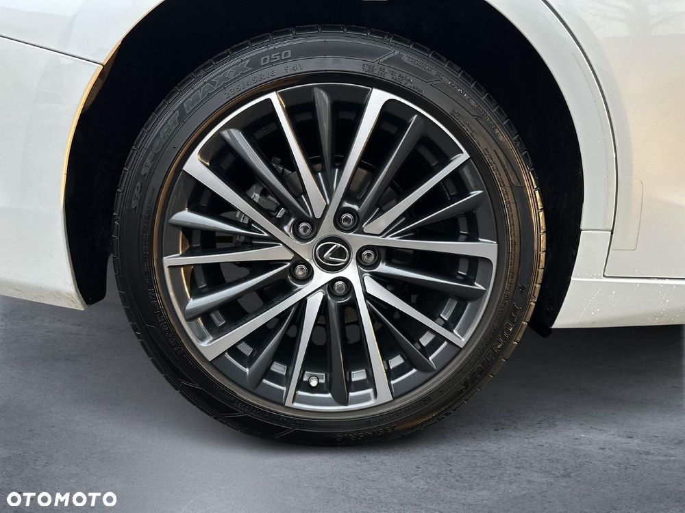 Lexus ES 300h Business Edition - 22