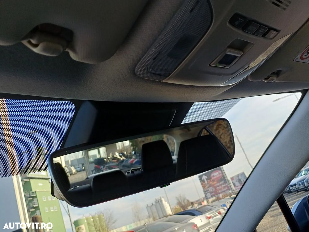 Toyota Corolla 1.8 HSD Business - 22