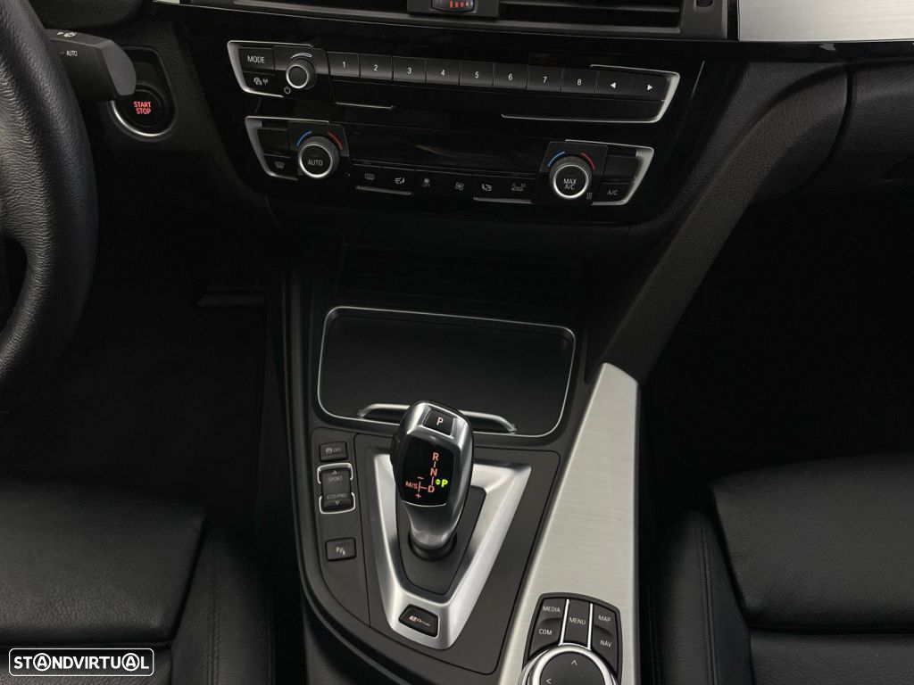 BMW 330 e iPerformance - 16