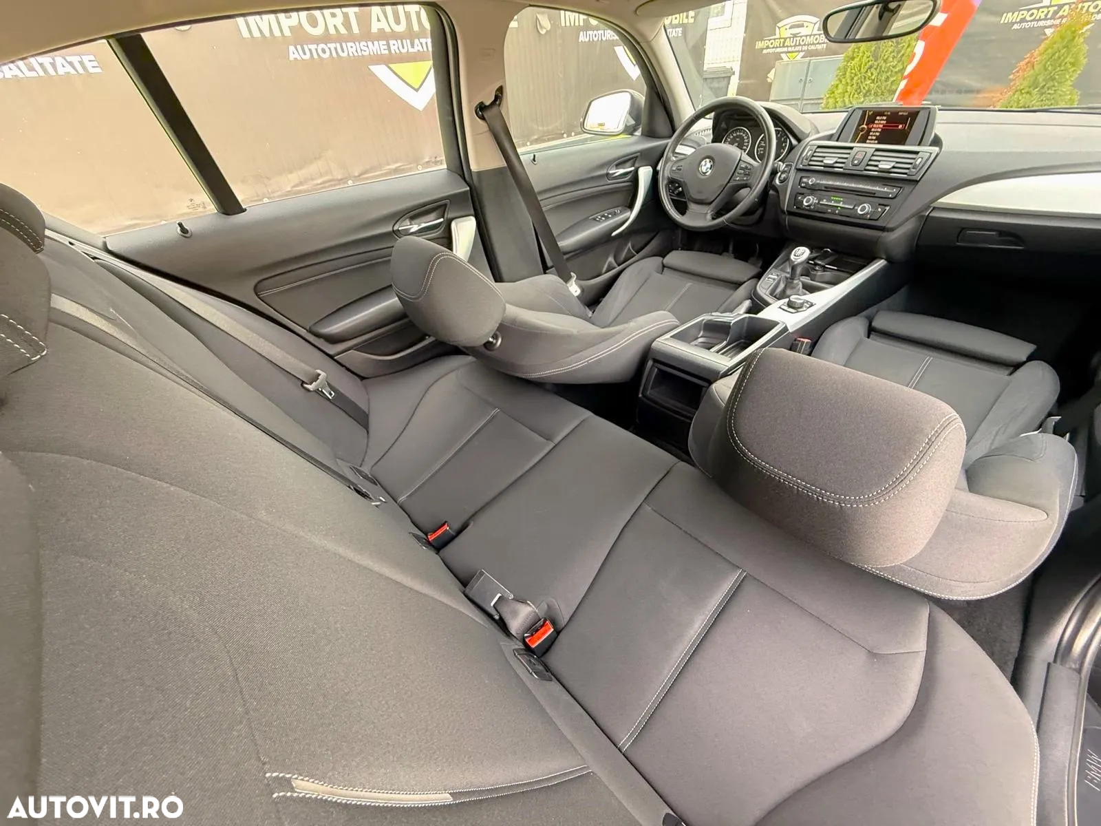 BMW Seria 1 116i - 24