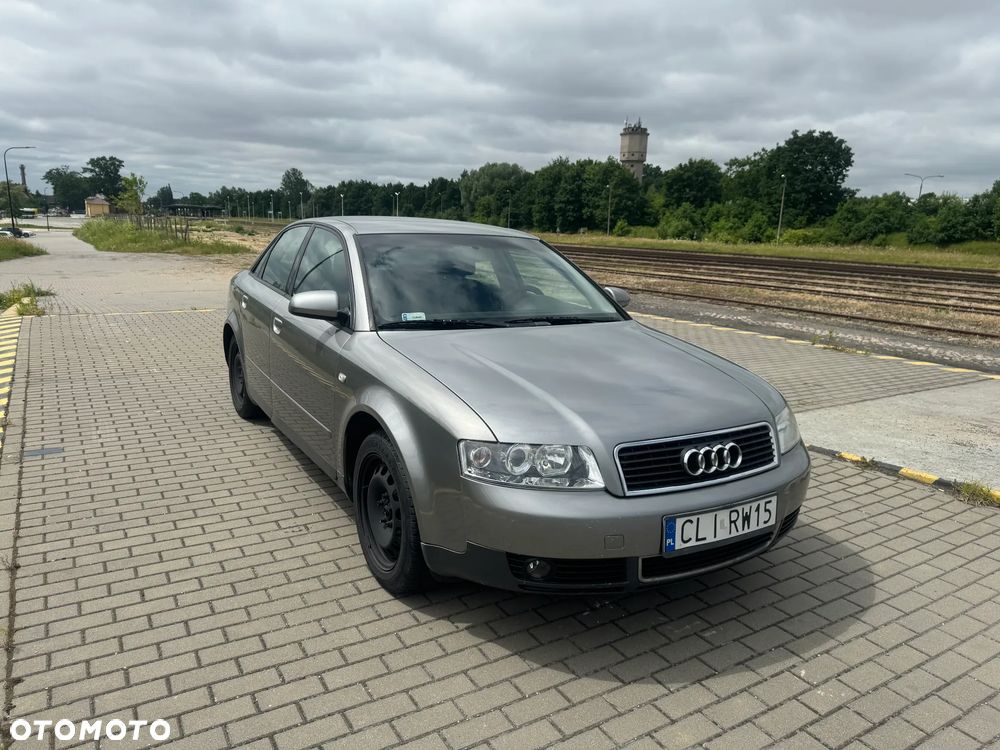 Audi A4 Limousine - 3
