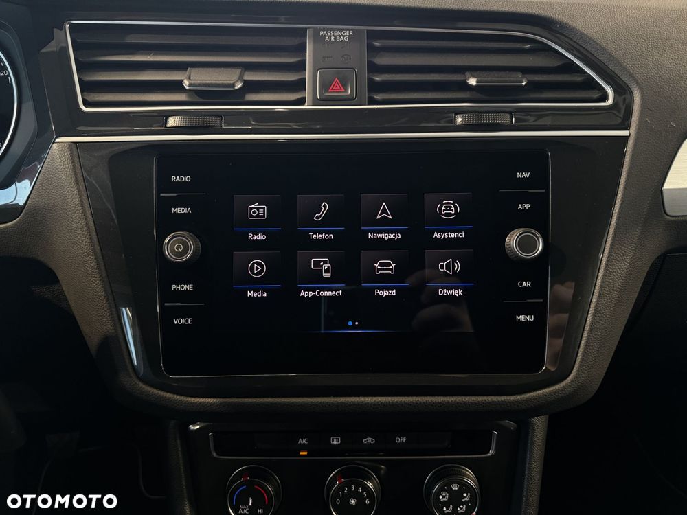 Volkswagen Tiguan - 23