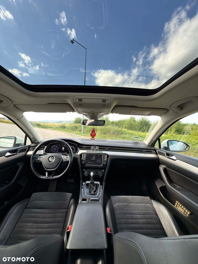 Volkswagen Passat 2.0 TDI SCR (BlueMotion Tech) 4Motion D Highline - 9