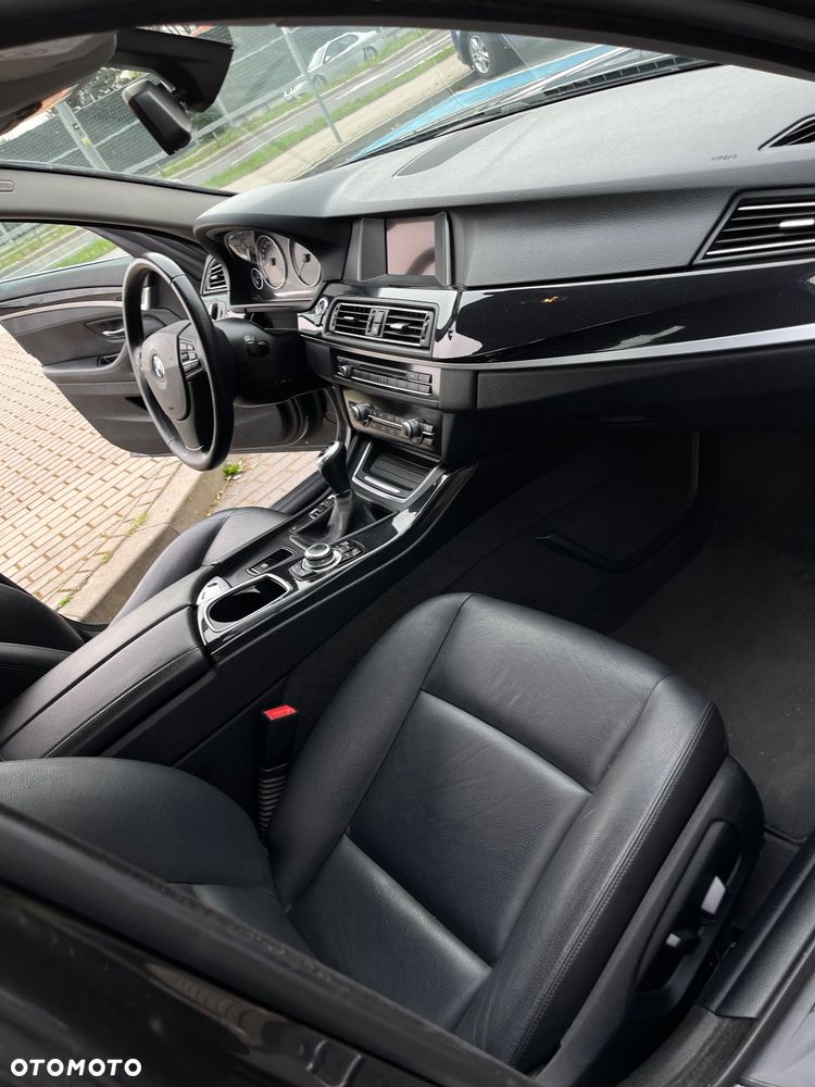 BMW Seria 5 525d - 4
