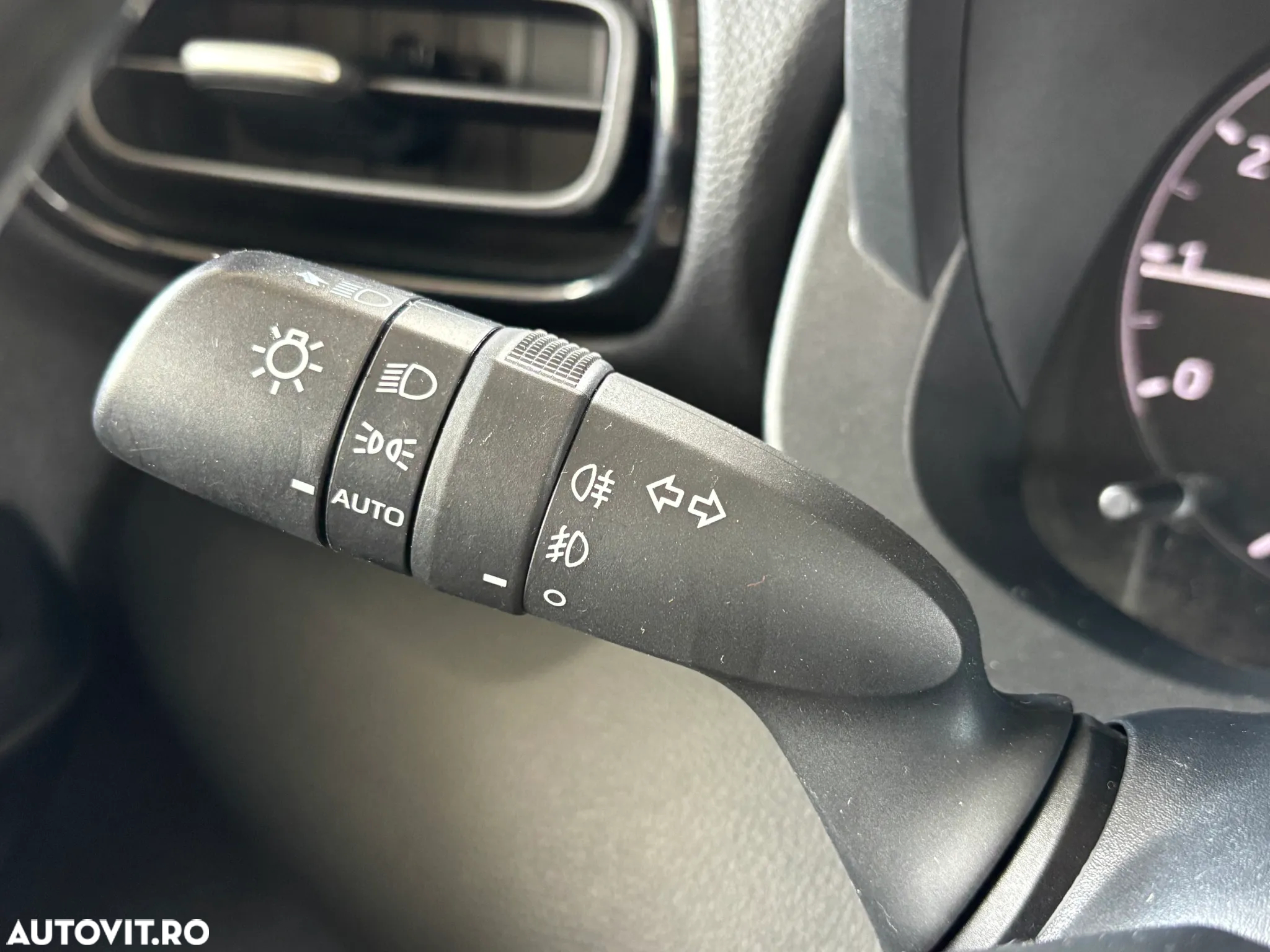 Toyota Yaris - 27