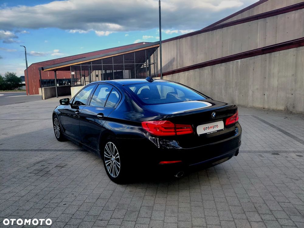 BMW Seria 5 525d Sport Line - 12