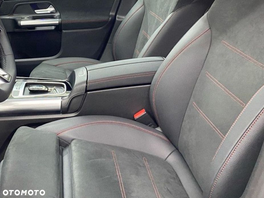 Mercedes-Benz GLA - 6