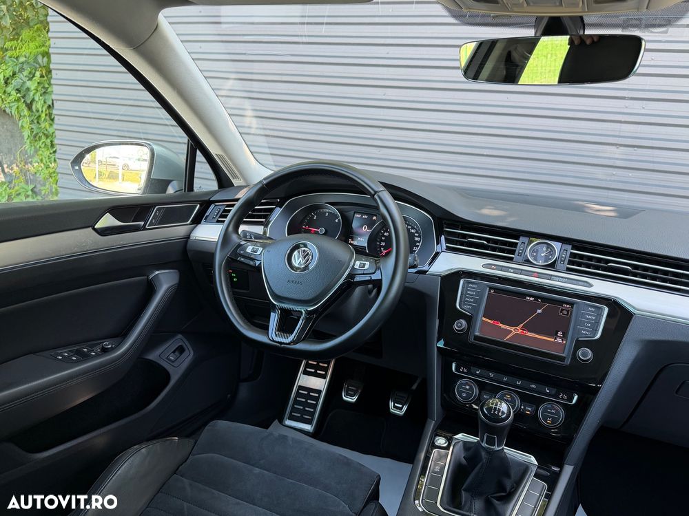 Volkswagen Passat 2.0 TDI DSG Highline - 8
