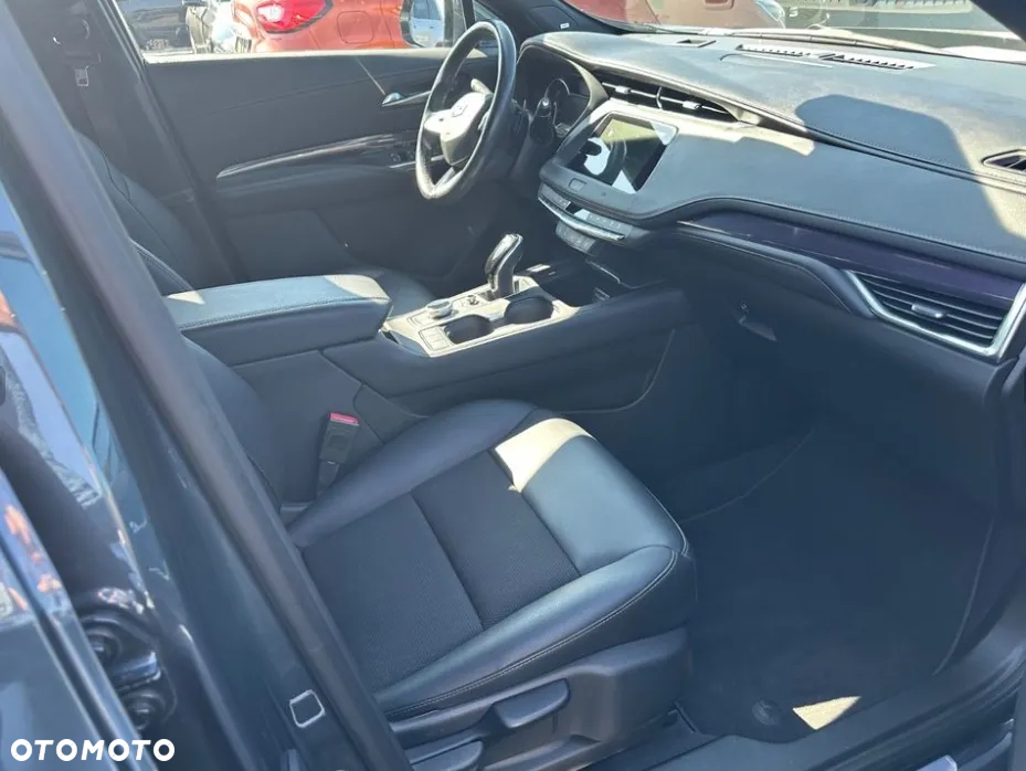 Cadillac XT4 350T AWD Sport - 9