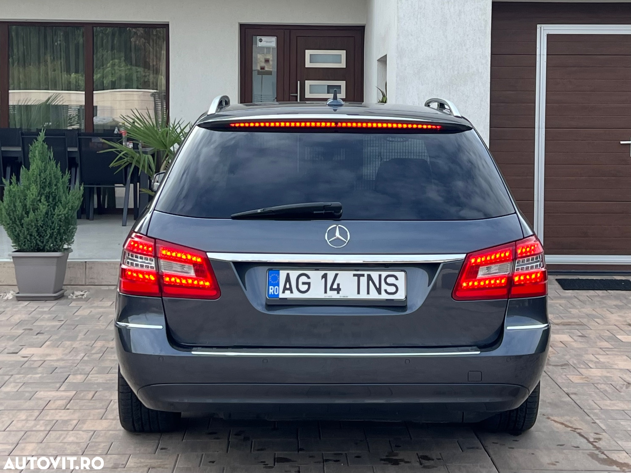 Mercedes-Benz E 200 T BlueTEC 7G-TRONIC Elegance - 9