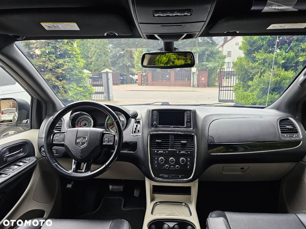 Dodge Grand Caravan - 18