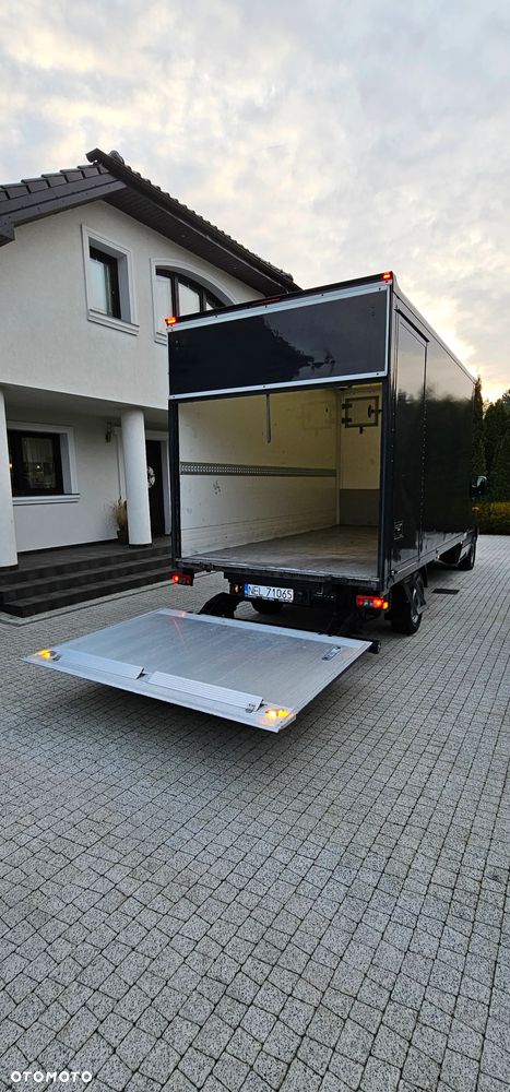 Mercedes-Benz Sprinter - 12