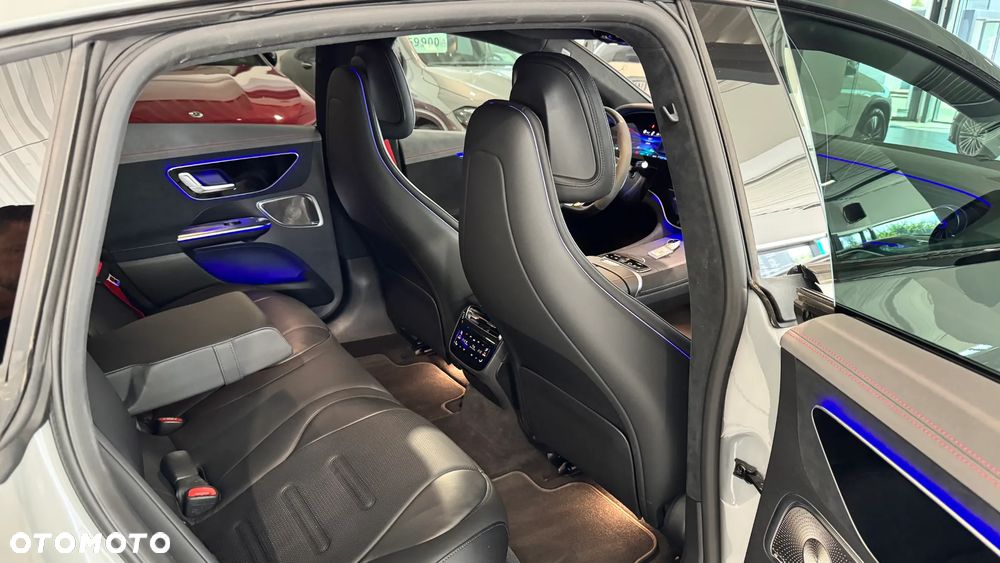 Mercedes-Benz EQE AMG 43 90.5kWh 4-Matic+ - 32