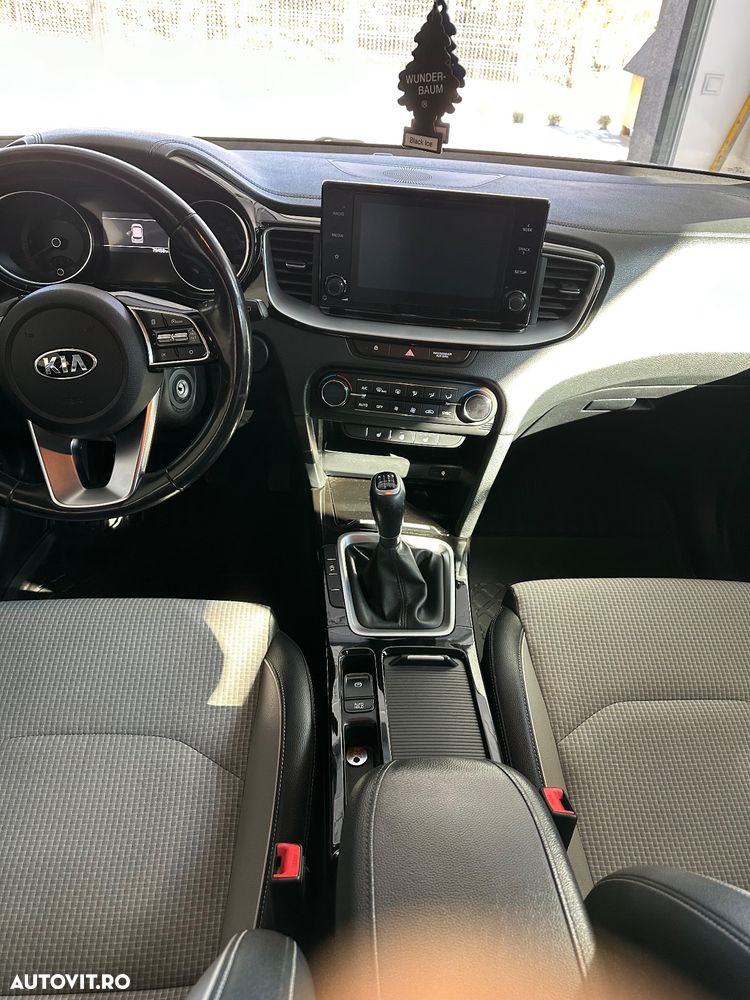 Kia XCeed 1.4 T-GDI 6MT Style - 13