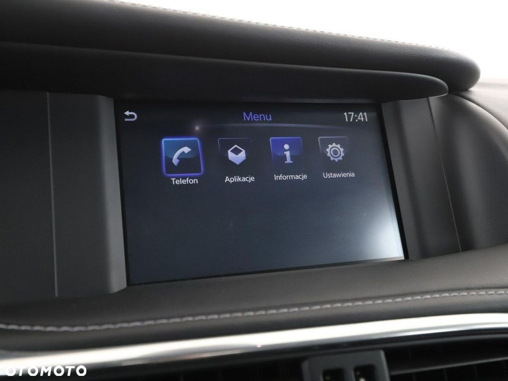 Infiniti Q30 - 24