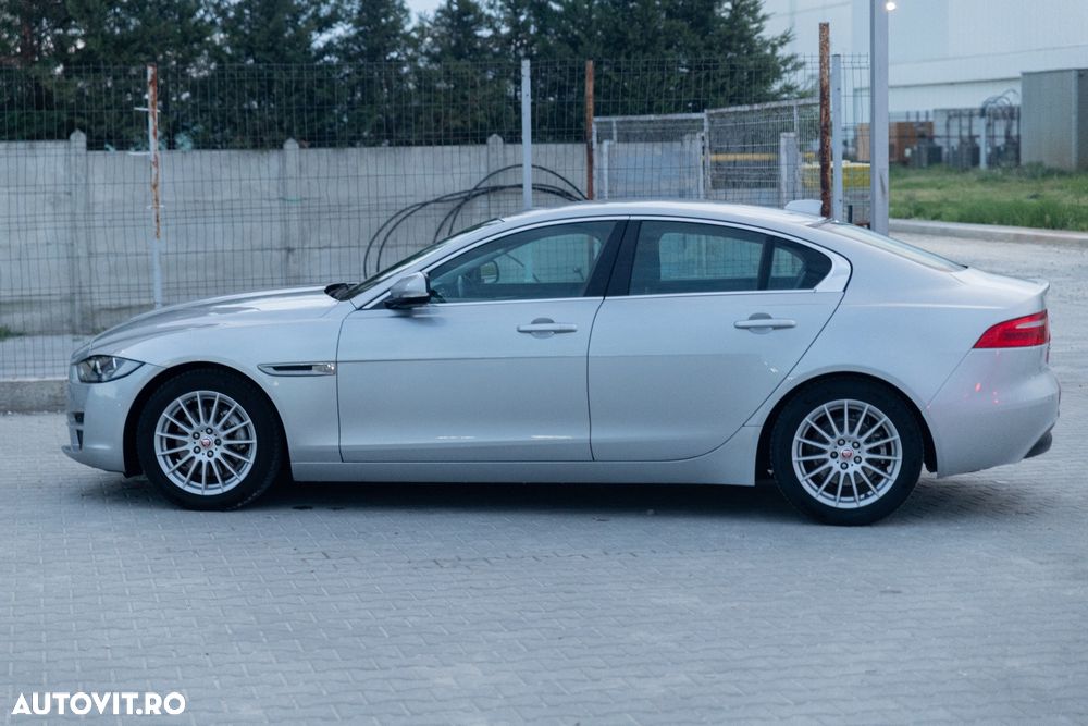 Jaguar XE - 3