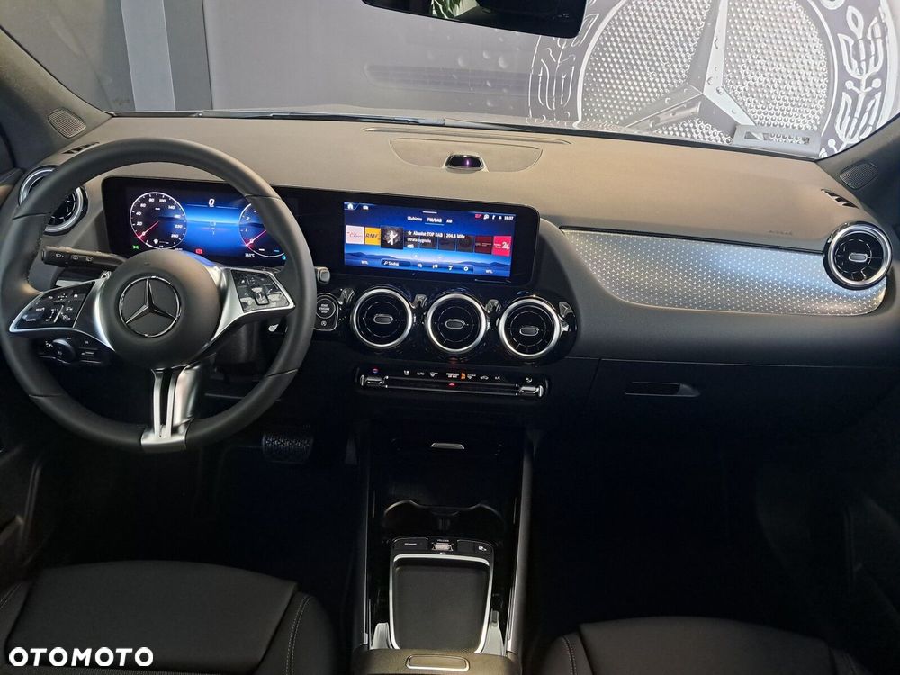 Mercedes-Benz GLA - 29