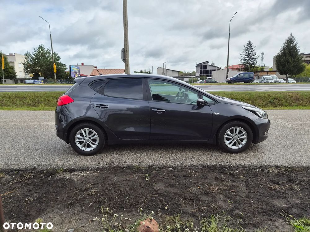 Kia Ceed 1.4 CVVT Attract - 4