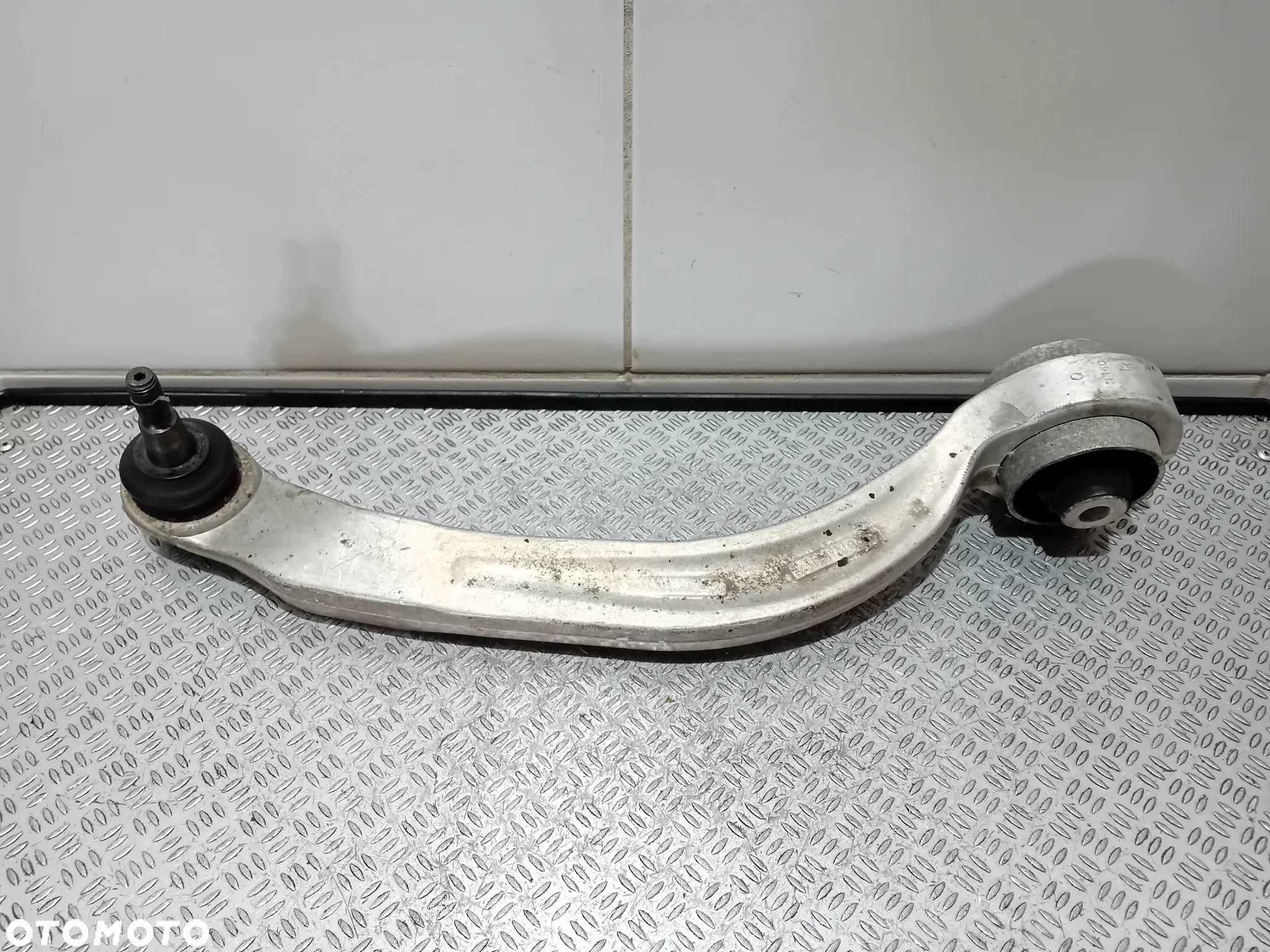 wahacz prawy przód Audi A4 B7 3.0 D 8E0407696E - 1