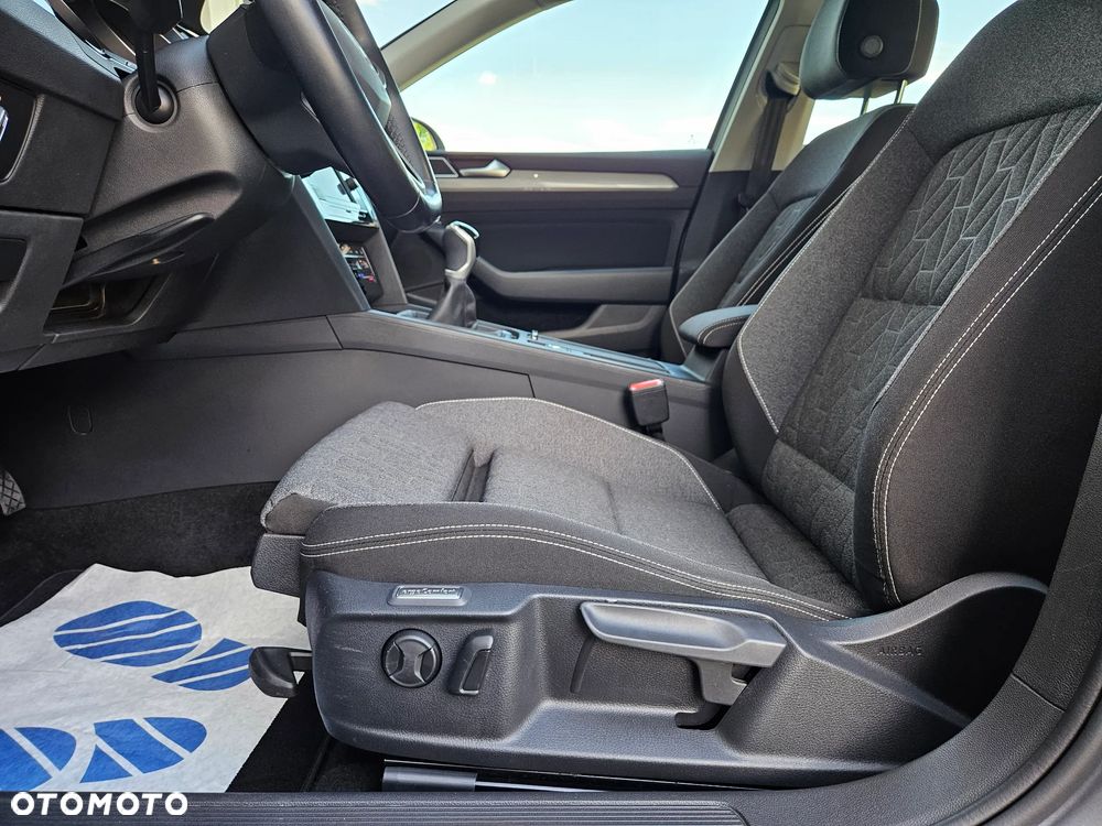 Volkswagen Passat 2.0 TDI EVO Business - 10