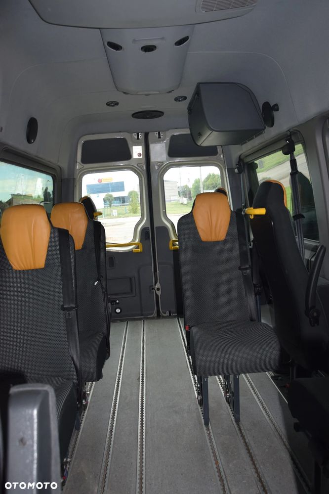 Mercedes-Benz Sprinter - 8