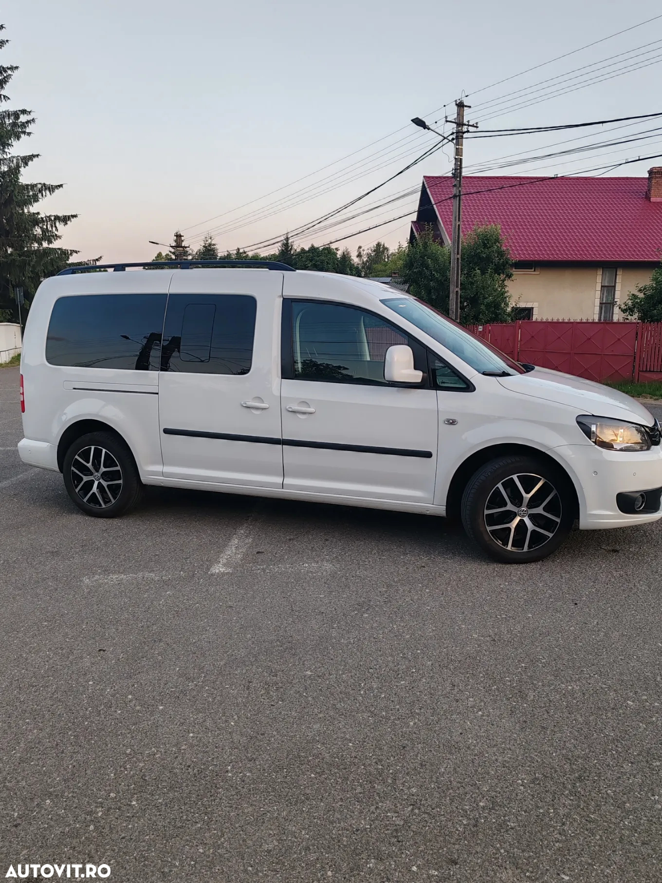 Volkswagen Caddy 2.0 TDI Comfortline DSG - 6