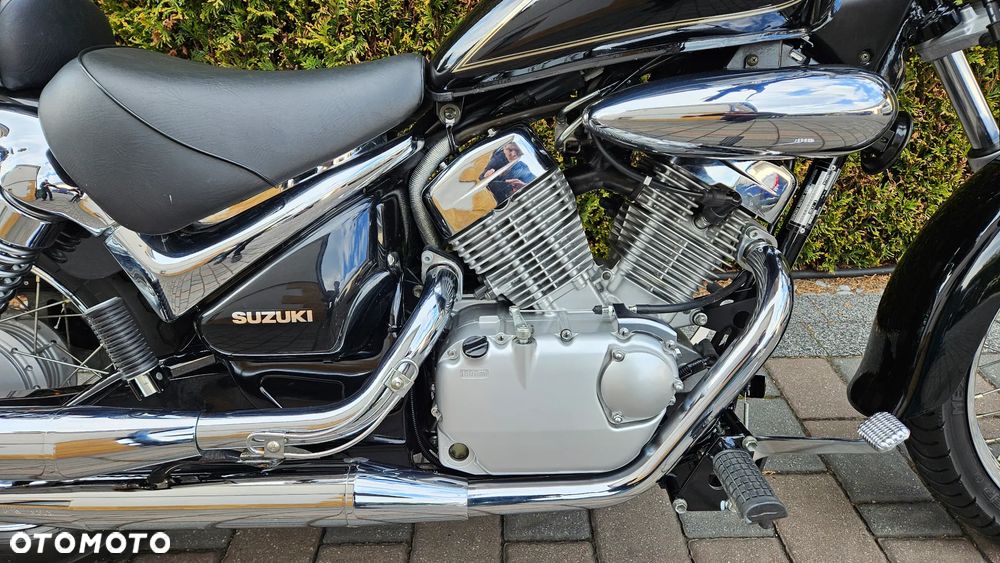 Suzuki Intruder - 6