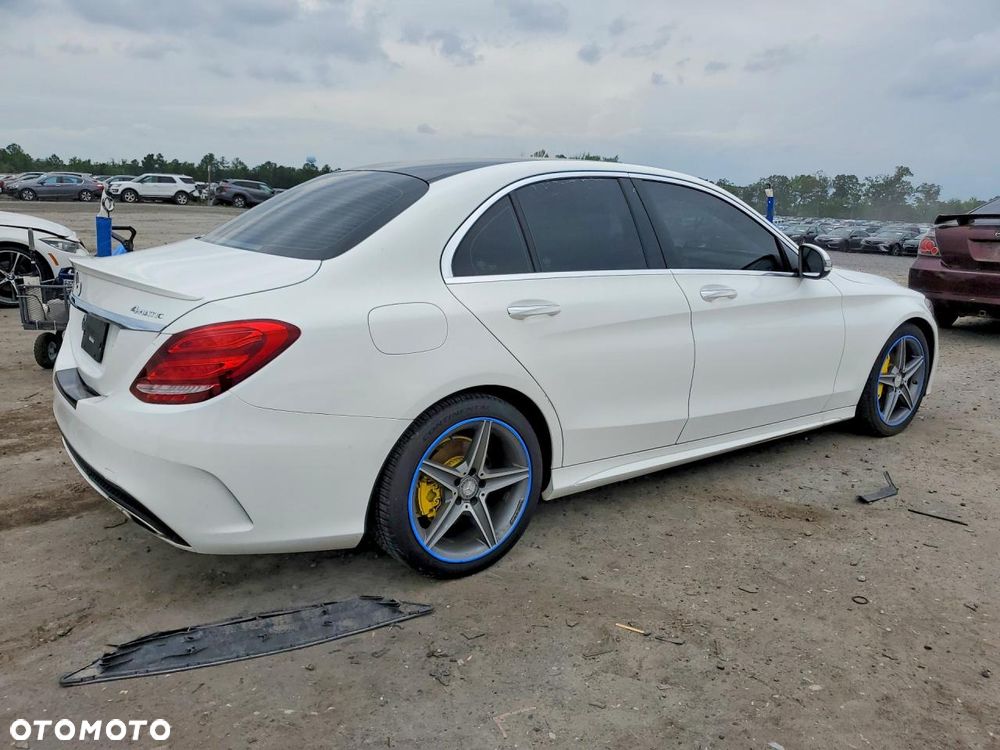 Mercedes-Benz Klasa C 300 7G-TRONIC AMG Line - 4