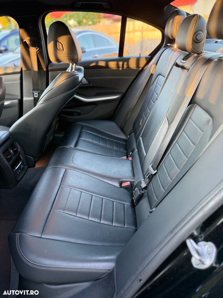 BMW Seria 3 330e Aut. M Sport - 12