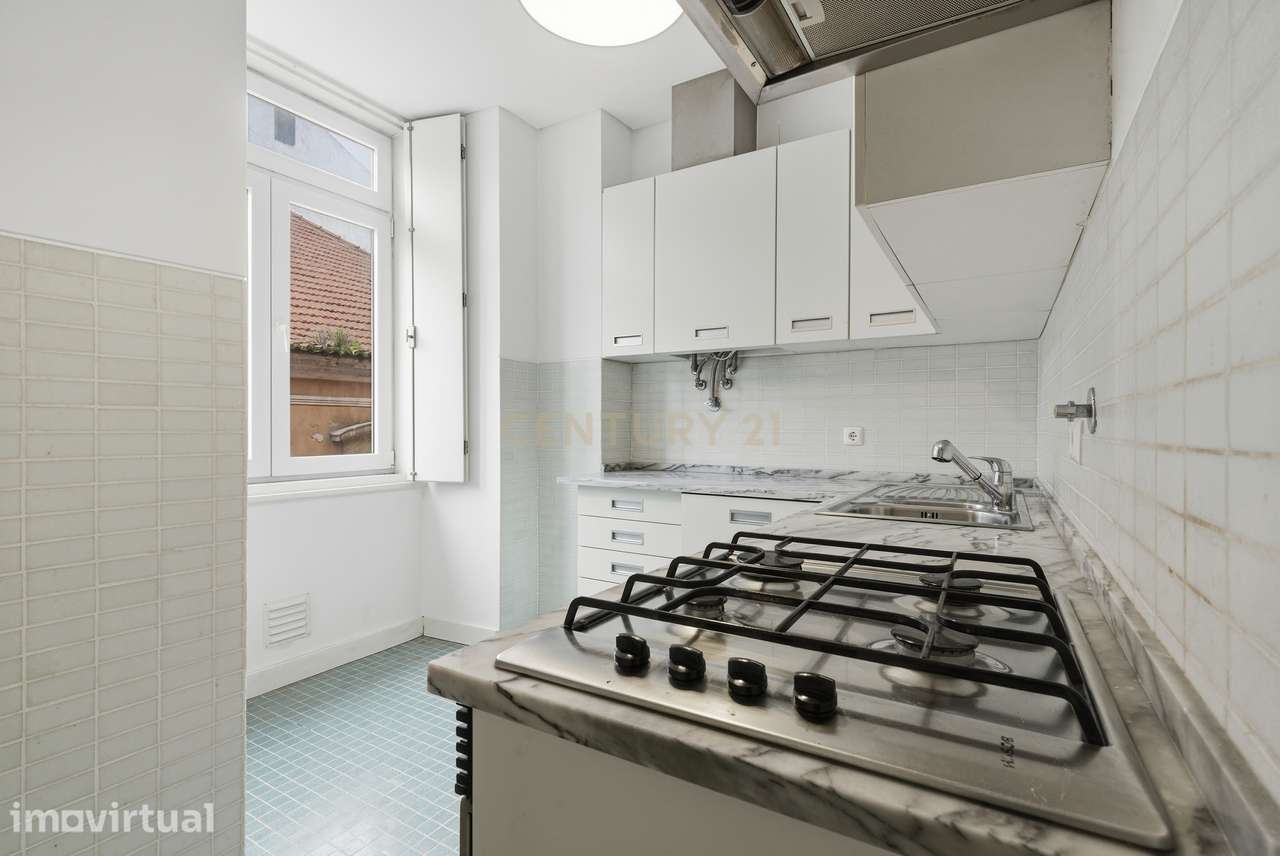 Apartamento T2 para Arrendamento no coração do Chiado – Localização Pr - Grande imagem: 5/15
