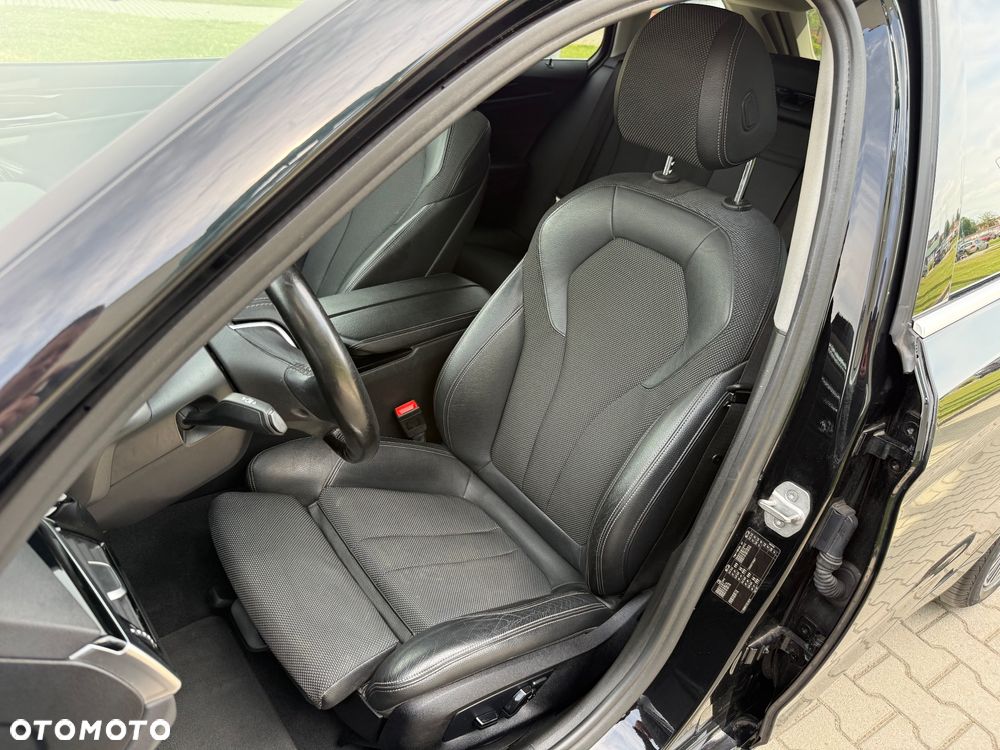 BMW Seria 5 520d Sport Line sport - 27